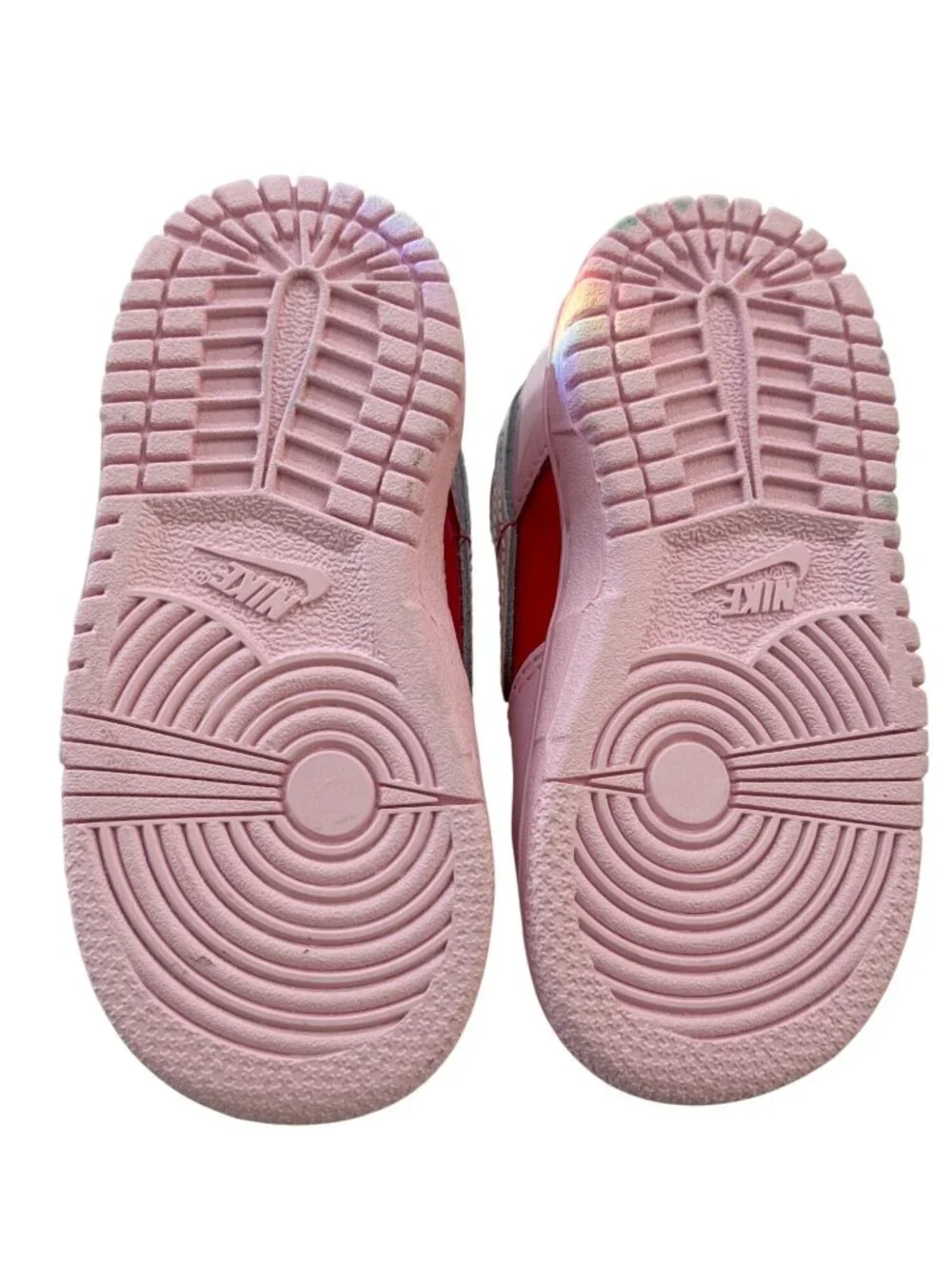 NIKE Baby Girls Pink/Red Patent Leather Sneakers US 6C Heart Design Toddler